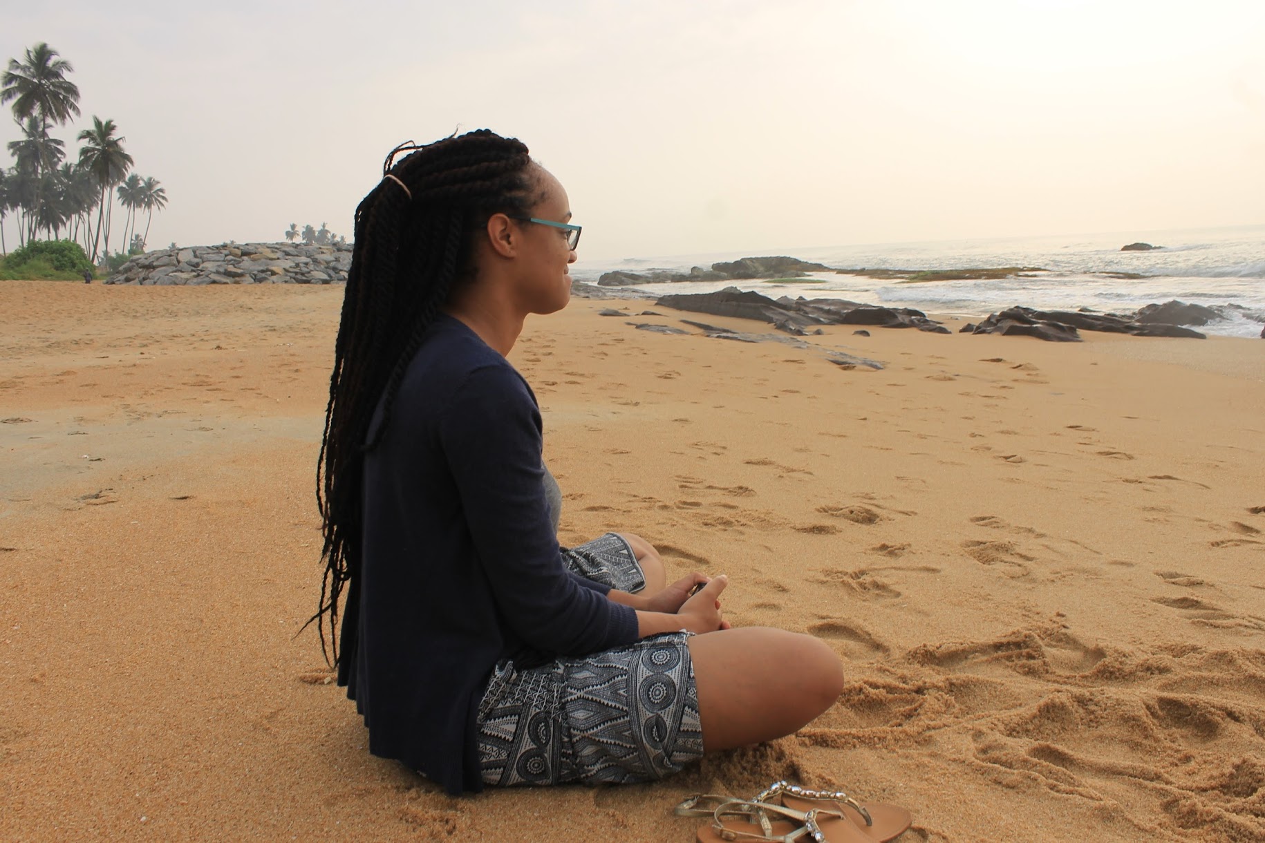 Joakina Stone, HEGC! 2018 participant, on the beach in Cape Coast, Ghana
